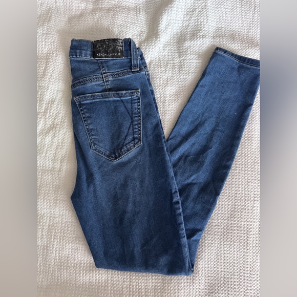 Kendall & Kylie Denim - Kendall & Kylie Dark Blue,high rise Distressed jeans. Womens size 3.